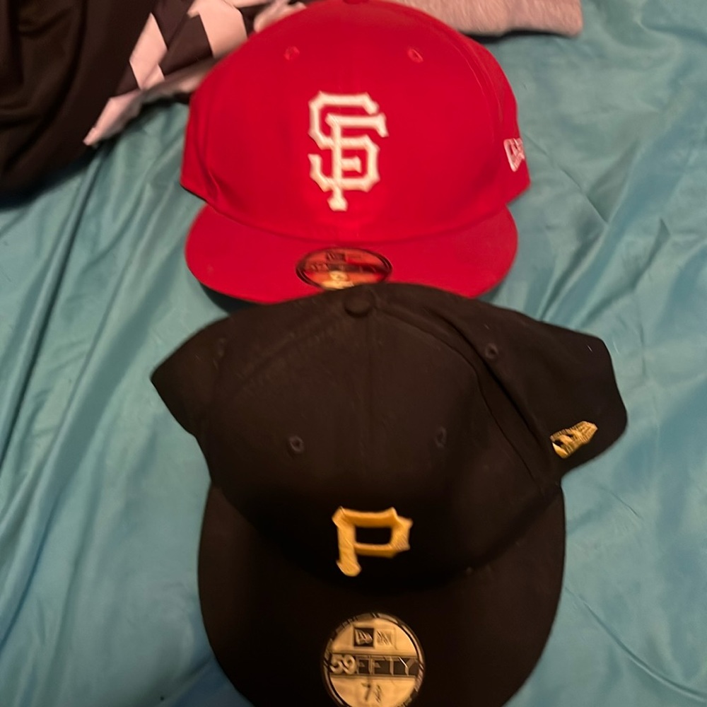 2 fitted baseball team Hats For Red, Black